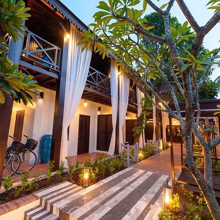 V Maison Boutique Hotel Luang Prabang Exterior photo